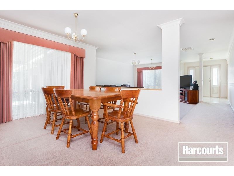 2 Travis Court, Berwick VIC 3806