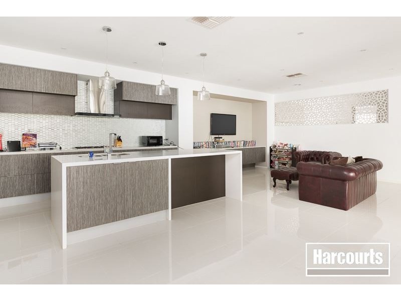 9 Percheron Way, Clyde North VIC 3978