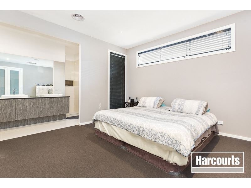 9 Percheron Way, Clyde North VIC 3978