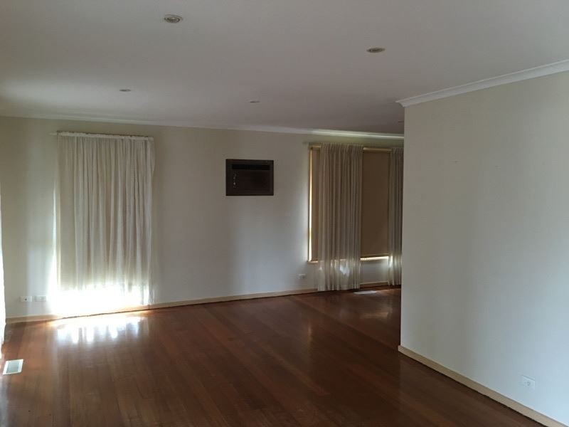 5 Tadstan Drive, Hampton Park VIC 3976