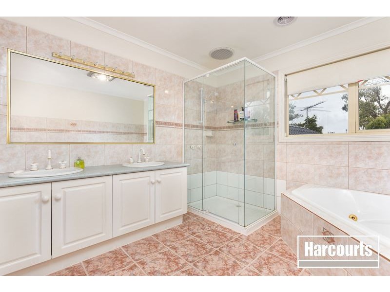 21 Telford Drive, Berwick VIC 3806