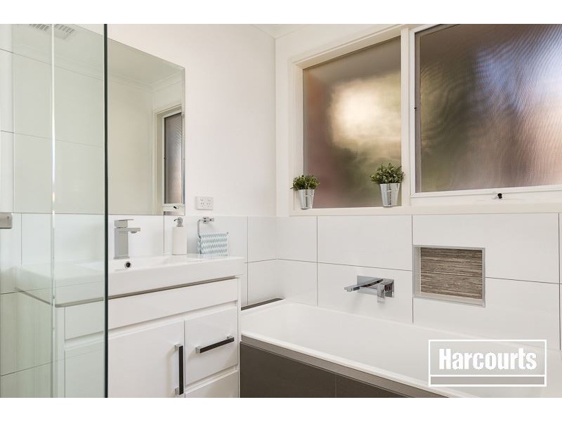 24 Coolabah Grove, Berwick VIC 3806