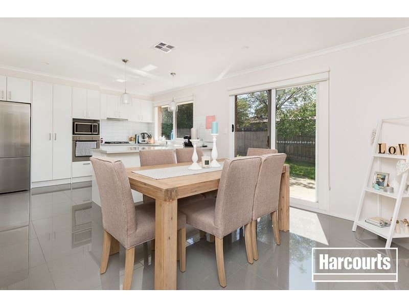 24 Coolabah Grove, Berwick VIC 3806