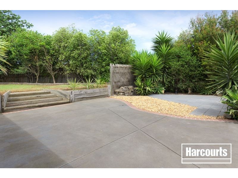 18 Tyntynder Close, Berwick VIC 3806