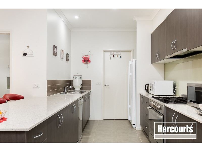 17 Silverleaf Crescent, Officer VIC 3809