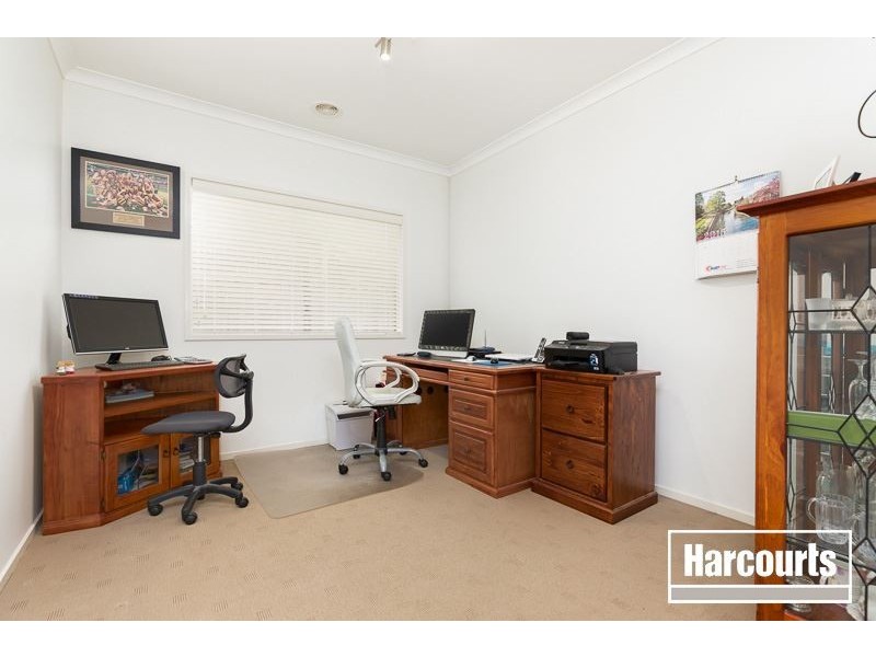 17 Silverleaf Crescent, Officer VIC 3809