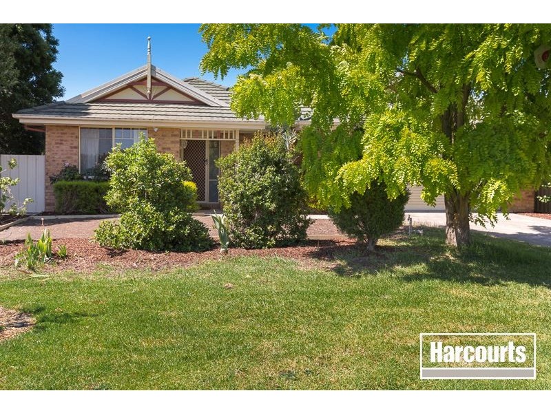 2 Bath Walk, Narre Warren South VIC 3805