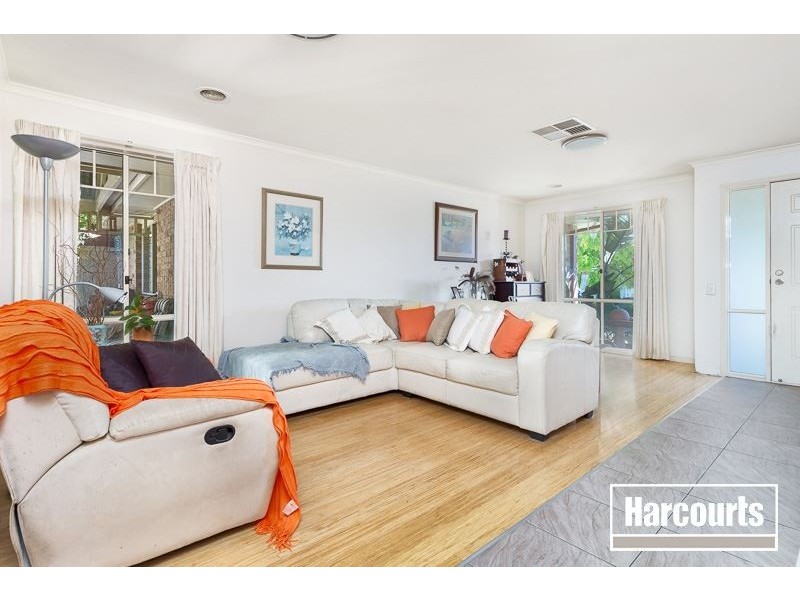 2 Bath Walk, Narre Warren South VIC 3805