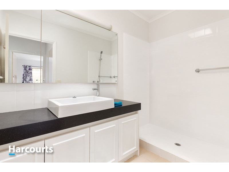 25/6 Melville Park Drive, Berwick VIC 3806