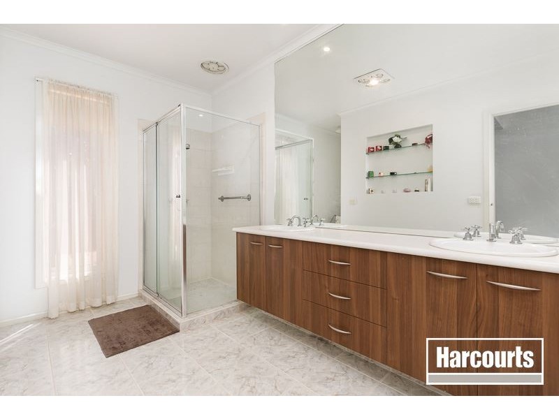 6 Ambrose Court, Berwick VIC 3806