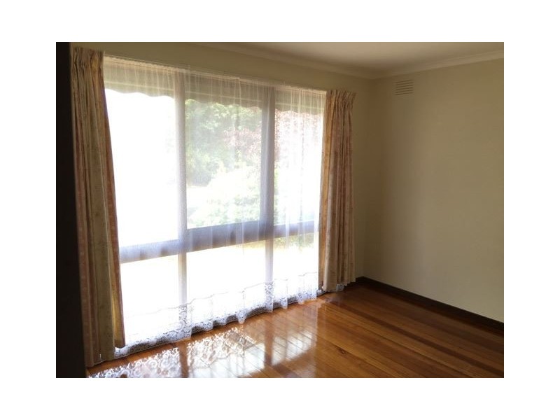27 Cheviot Avenue, Berwick VIC 3806