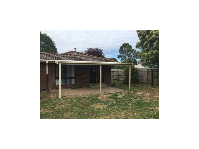 27 Cheviot Avenue, Berwick VIC 3806