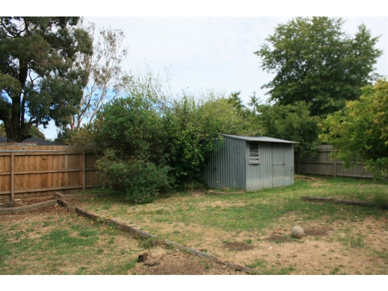 27 Cheviot Avenue, Berwick VIC 3806