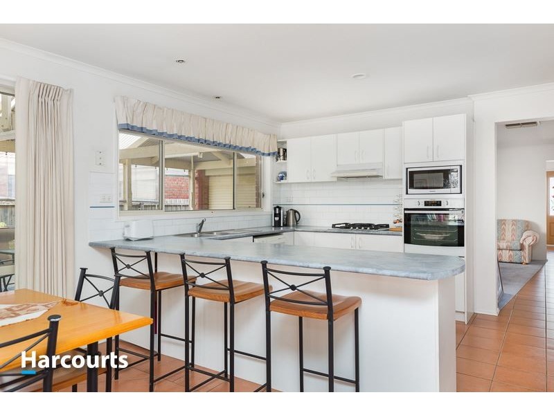 11 Lochard Terrace, Narre Warren South VIC 3805