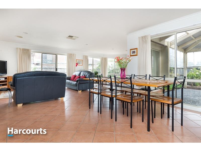 11 Lochard Terrace, Narre Warren South VIC 3805