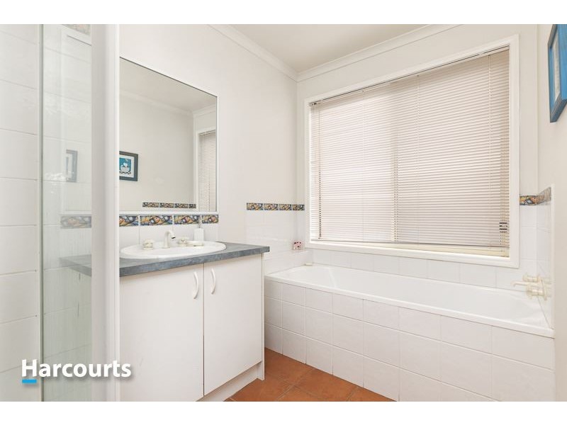 11 Lochard Terrace, Narre Warren South VIC 3805