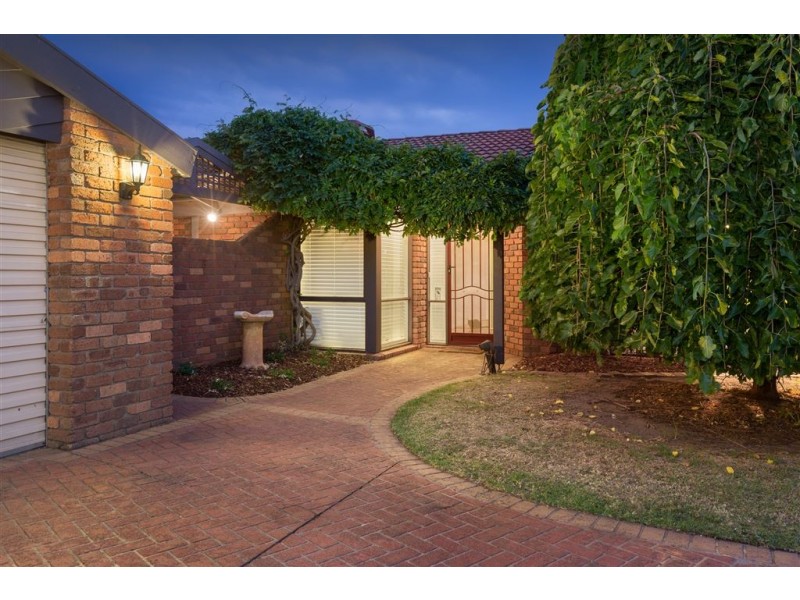 36 Bournevale Drive, Berwick VIC 3806