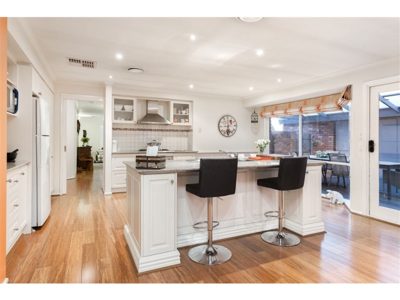 36 Bournevale Drive, Berwick VIC 3806