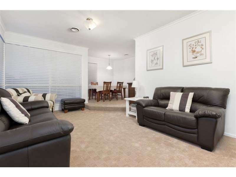 36 Bournevale Drive, Berwick VIC 3806