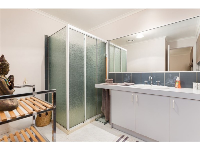 36 Bournevale Drive, Berwick VIC 3806