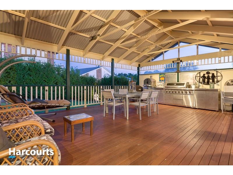 10 Barellan Mews, Berwick VIC 3806