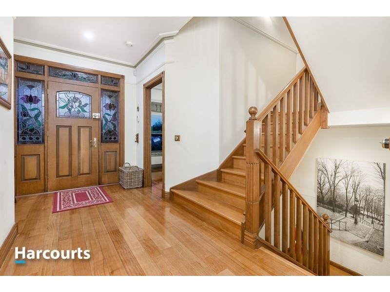 10 Barellan Mews, Berwick VIC 3806