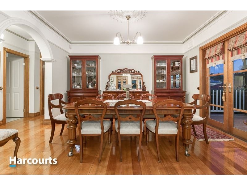 10 Barellan Mews, Berwick VIC 3806