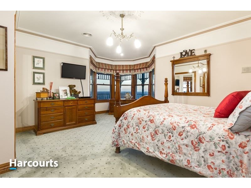 10 Barellan Mews, Berwick VIC 3806