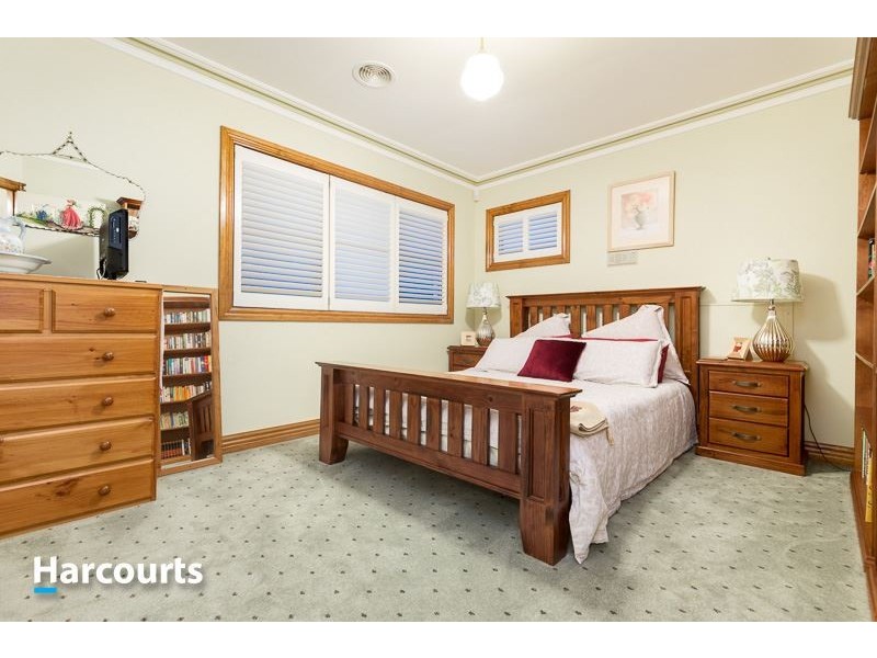 10 Barellan Mews, Berwick VIC 3806