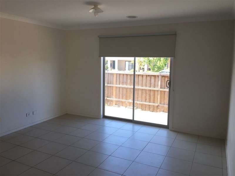 2 Pyrenees Road, Clyde VIC 3978