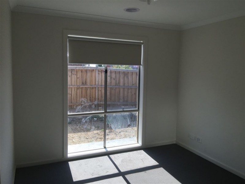 2 Pyrenees Road, Clyde VIC 3978