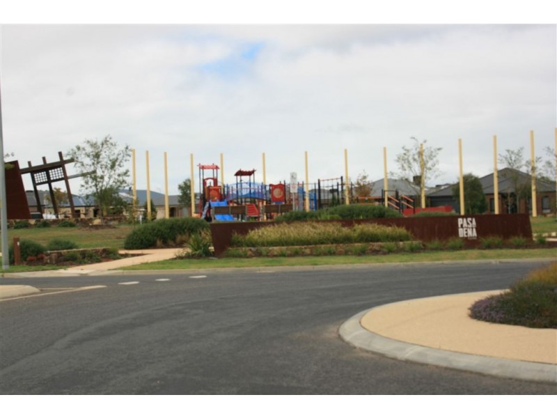 2 Pyrenees Road, Clyde VIC 3978