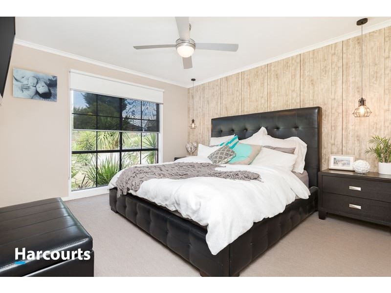 9 Wilmott Close, Berwick VIC 3806