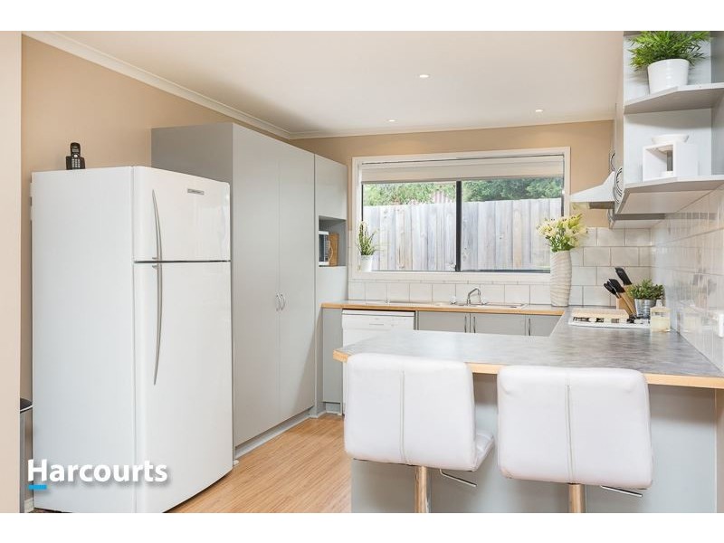 9 Wilmott Close, Berwick VIC 3806