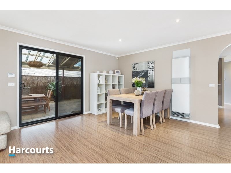 9 Wilmott Close, Berwick VIC 3806