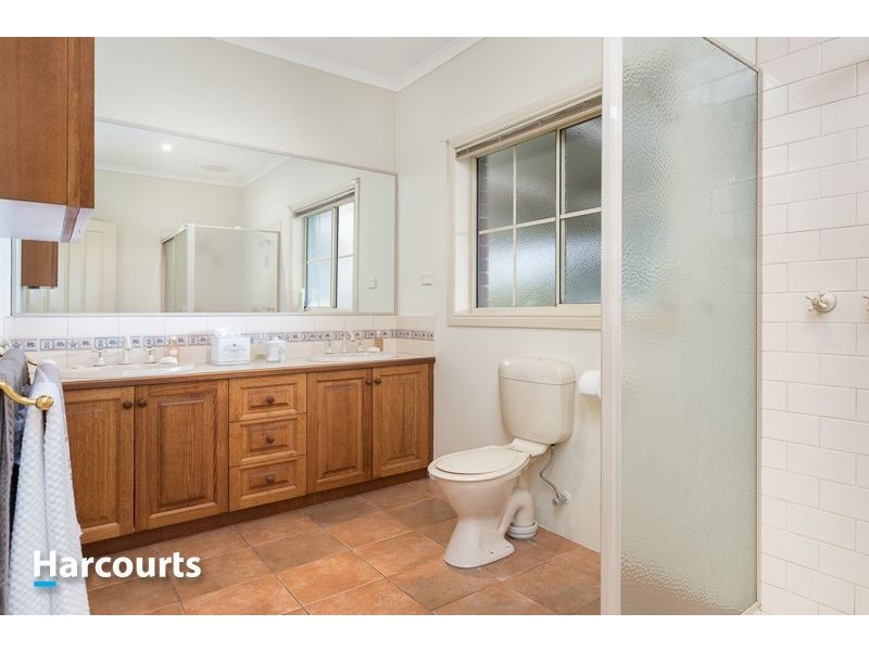 4 Bellaire Court, Narre Warren North VIC 3804