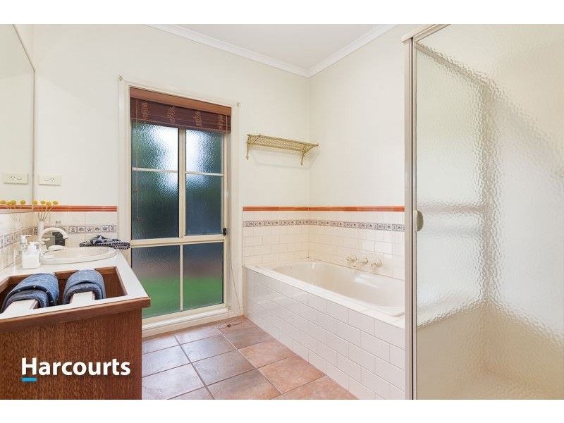 4 Bellaire Court, Narre Warren North VIC 3804