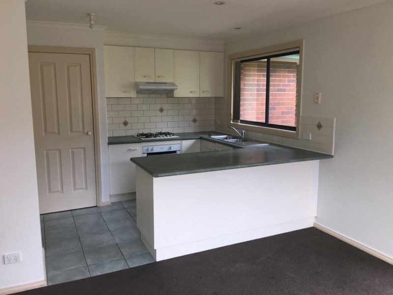 15b Collins Crescent, Berwick VIC 3806