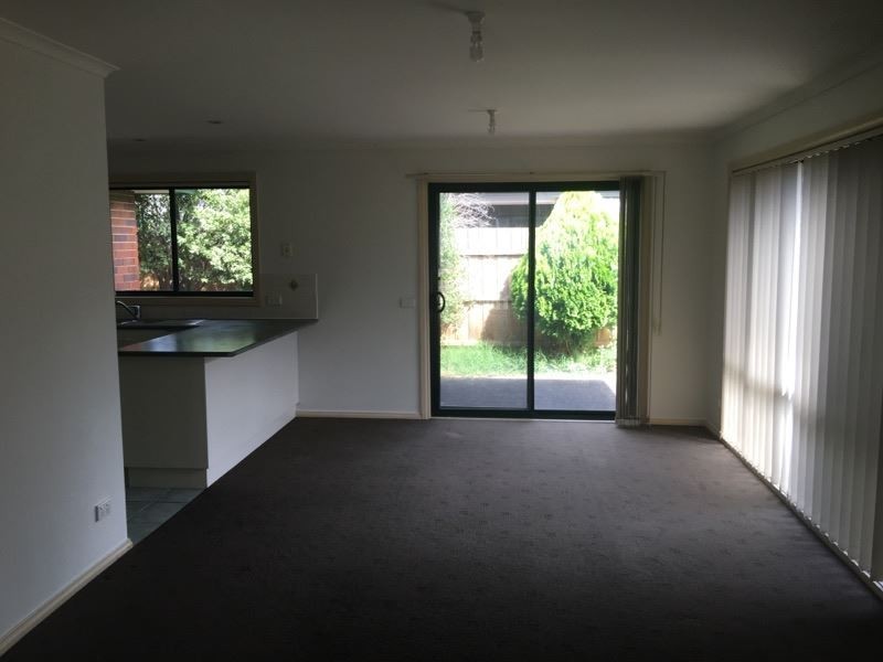 15b Collins Crescent, Berwick VIC 3806