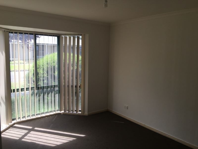 15b Collins Crescent, Berwick VIC 3806