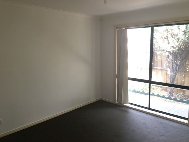 15b Collins Crescent, Berwick VIC 3806