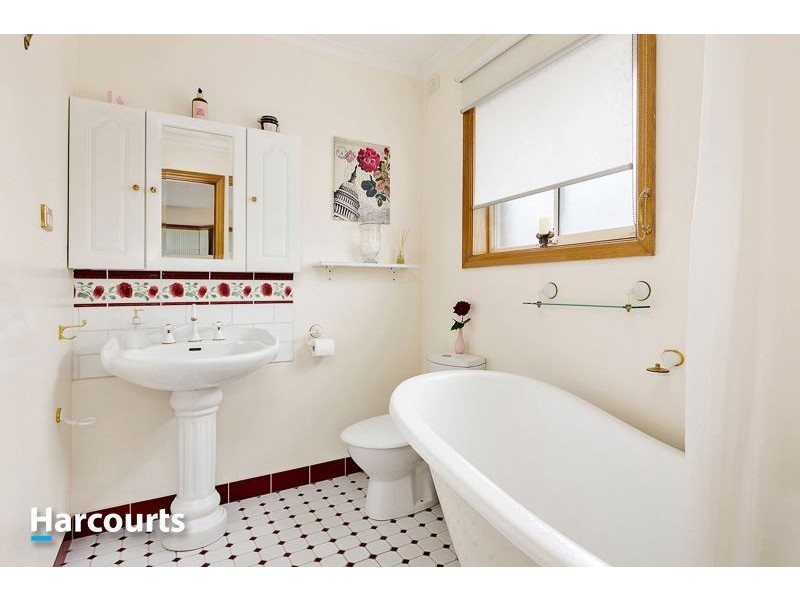 34 Lodge Crescent, Berwick VIC 3806