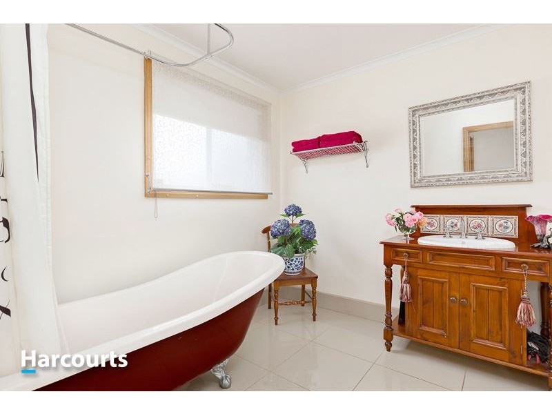 34 Lodge Crescent, Berwick VIC 3806