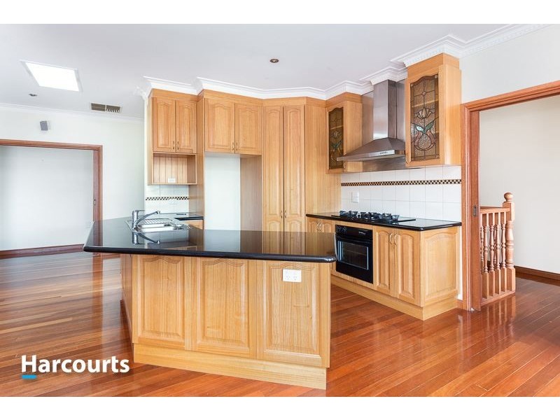 24 Fairholme Boulevard, Berwick VIC 3806