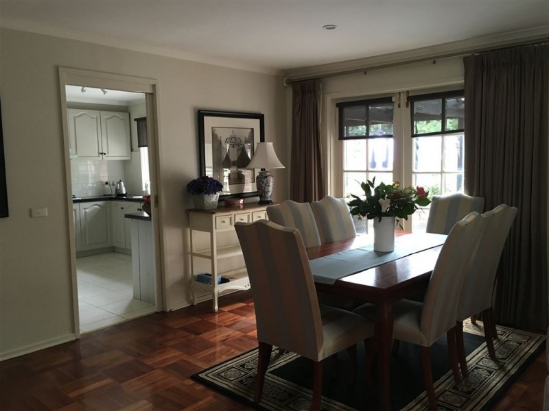 11 Tyntynder Close, Berwick VIC 3806