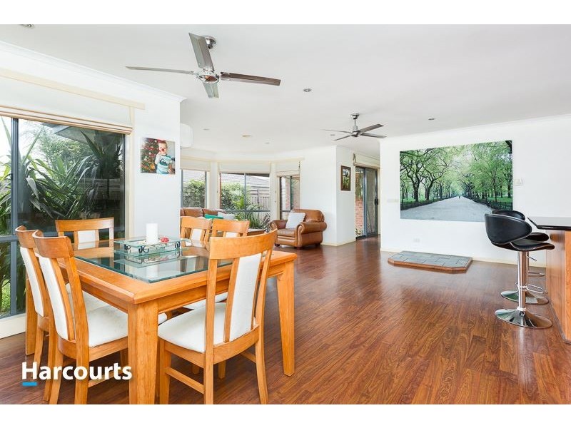 3 Staunton Walk, Cranbourne East VIC 3977