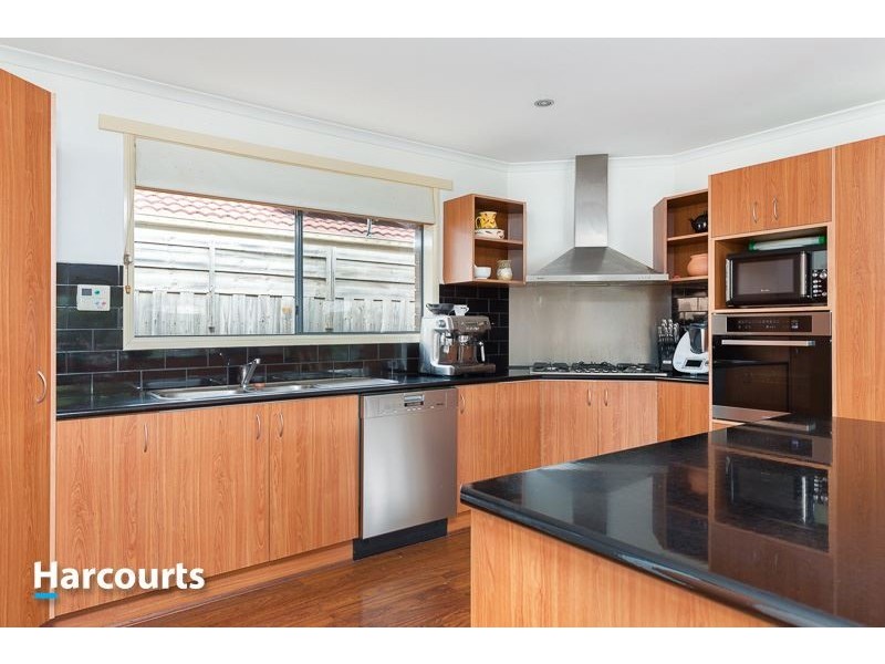 3 Staunton Walk, Cranbourne East VIC 3977