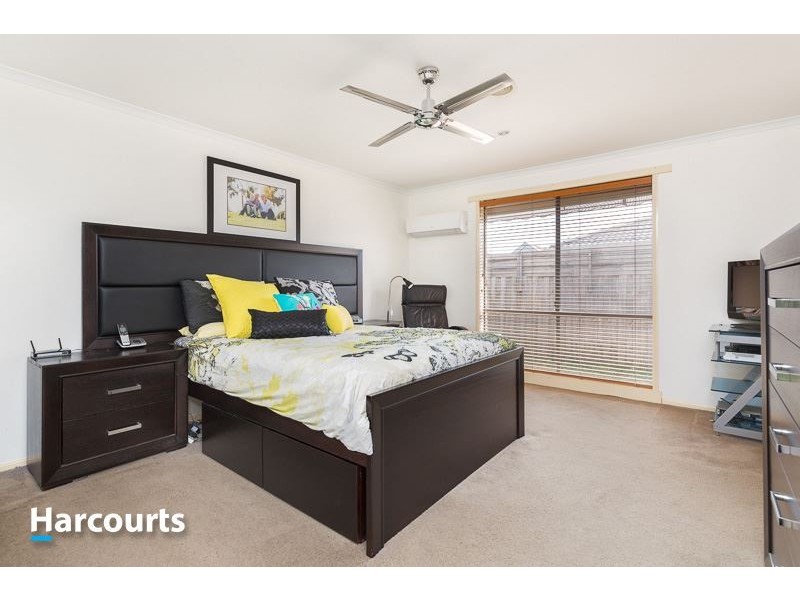 3 Staunton Walk, Cranbourne East VIC 3977