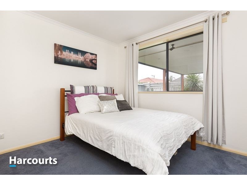 3 Staunton Walk, Cranbourne East VIC 3977