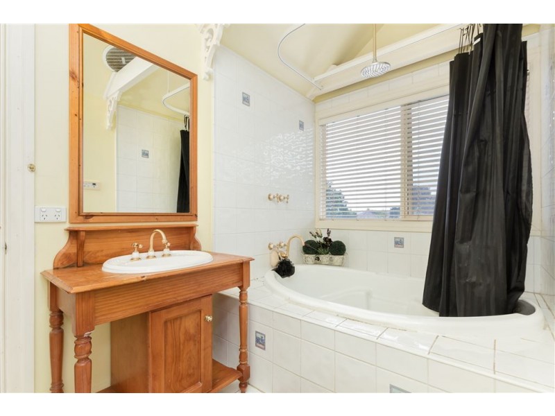 11 Gardenia Court, Narre Warren South VIC 3805